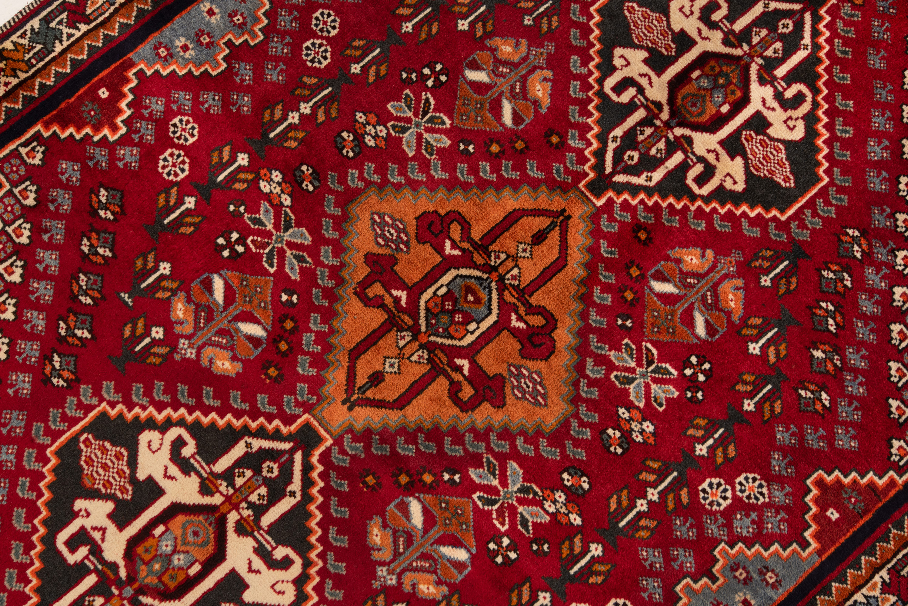 Shiraz Ghashghai Persian Rug Red 173 x 118 cm